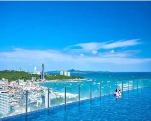 Central Pattaya -Amazing Location with Infinity Pool