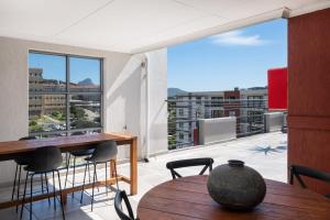 Paragon NOMAD Walk to Restaurants Trendy Central