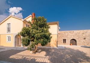 Luxury and modern villa with pool near beach by Traveler tourist agency Krk - ID 2138