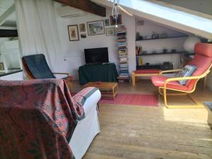 Fantattik loft - private park near the beach -...