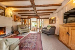 Brimming with Medieval charm - Weavers Cottage