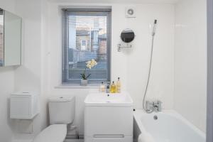 Modern 2-Bedroom Flat in Vibrant East London