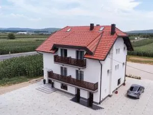 Rooms Enter Ogulin - 乔希普多尔