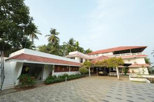 Observatory by Chakolas Pavilion