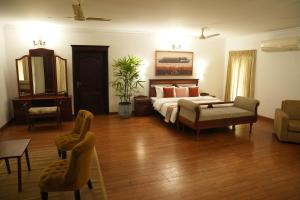 Observatory by Chakolas Pavilion