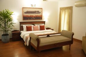 Observatory by Chakolas Pavilion