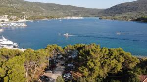 Apartments Bura & Jugo, Cres, without stress 
