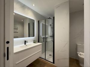 Apartamentos ALFISA Puerta del Sol