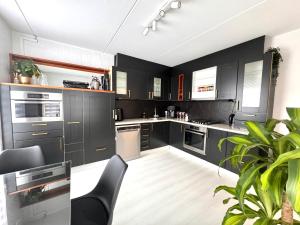 Home with free parking near Amsterdam 45 min away!