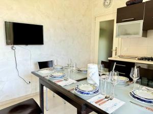 300 mt near the sea and the station exclusive apartment