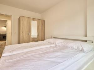 Apartment Modern Mountain Terrace Retreat & Pets by Interhome