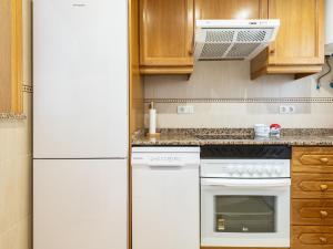 Apartment Costa Caribe III-2 by Interhome