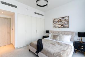 Dubai Creek - Bright & Beautiful 1BR in The Cove