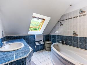 Maisons de vacances Holiday Home Maison de Locmaria by Interhome : photos des chambres