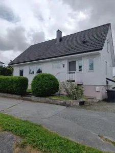 Stor og trivelig enebolig på Madla - Sunde