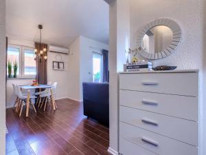 Apartment Vanessa by Interhome 