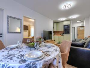 Apartment Darja by Interhome 