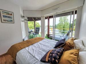 Appartements Apartment Calme et Vue sur l-Etang au Duc by Interhome : photos des chambres