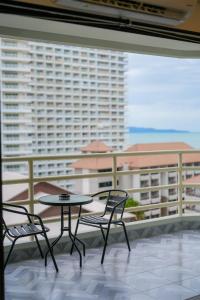 Jomtien Seaview Studio at View Talay 5 ,Big Pool