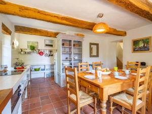 Maisons de vacances Holiday Home Les Glycines by Interhome : photos des chambres