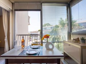 Apartment Azur 3000 by Interhome