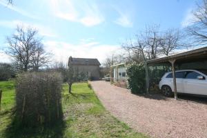 Vrijstaand huis in Thil sur Arroux met jacuzzi