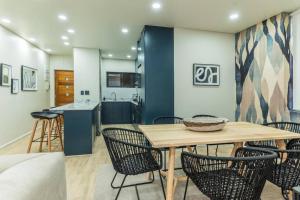 Modern Central 1 BR Apartment