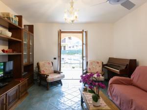Apartment Le Rose di Rosanna by Interhome