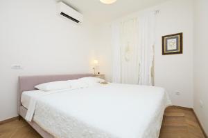 Hedera Estate Hedera A8