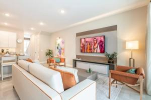 8005 Elegant Villa 5 Min to Disney Magic