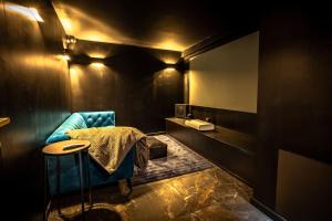 Appartements LOVE ROOM LORIENT LoveLoft L-Escapade Romantique : photos des chambres