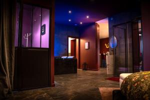 Appartements LOVE ROOM LORIENT LoveLoft L-Escapade Romantique : photos des chambres