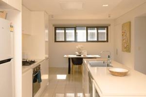 Large and Lovely Waterfront 1 bedroom apartment