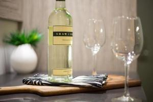 Large 11th floor City Apartment - Sea Views