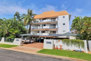 2 Bedroom Top Floor Parap Delight New to Market