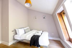 magnificent 3BR Apt with Balcony