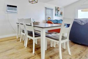 Charming 3 bedroom Beach Front Cottage