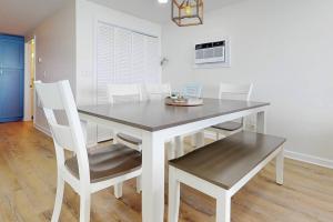 Charming 3 bedroom Beach Front Cottage