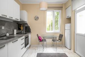 Cozy Nest near Eagles Bridge with Workspace by Flat Mаnager