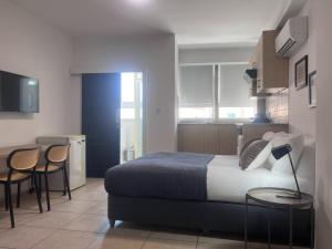 Phaedrus Living Hoopoe Residencies 206 - 3hvězdičkové hotely ve městě Nikósie