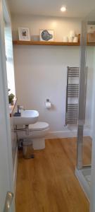 21KR Bed and Breakfast, close to beach, town centre and golf