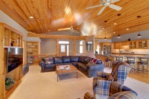 Patio & Forest View: Peaceful Show Low Home