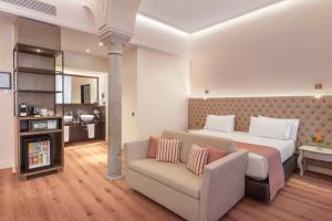 Junior Suite room in Eurostars Sevilla Boutique