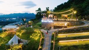 Green farm home & coffee