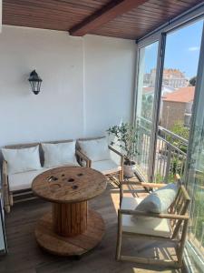 Apartment with sea views 50m from the beach