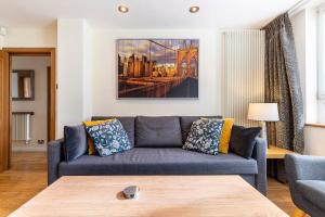 Tower Bridge 2BR apartment for 6 with terrace