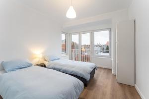 2-bedroom apartment with park view