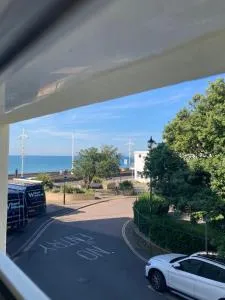 52 meters from the beach - Felpham