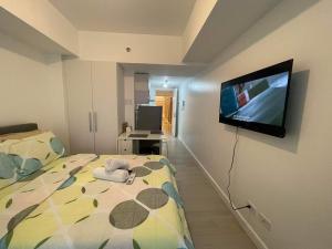 Tranquil Tavern at Azure North