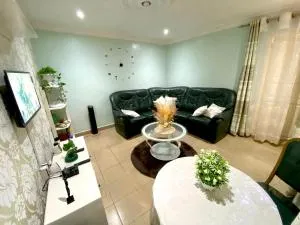 Chic Gîte de Mballa II, WIFI - Soa